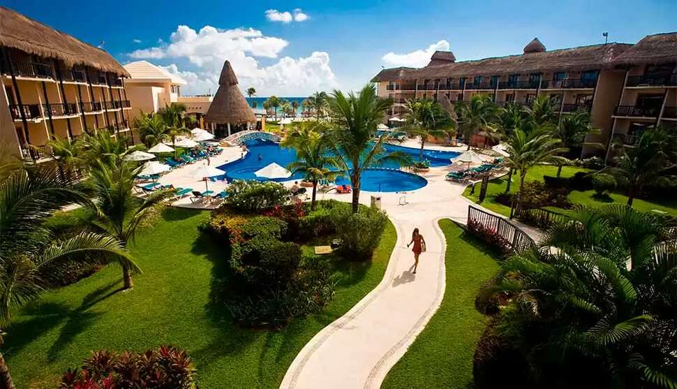 Een foto van het zwembad bij Catalonia Yucatan Beach Resort & Spa