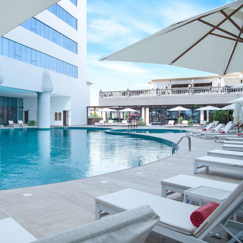 Een foto van Al Jaddaf Rotana Suite Hotel