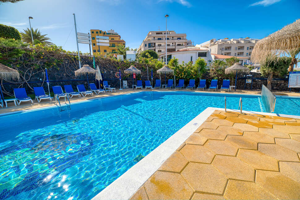 Een foto van het zwembad bij Ona El Marqués Resort