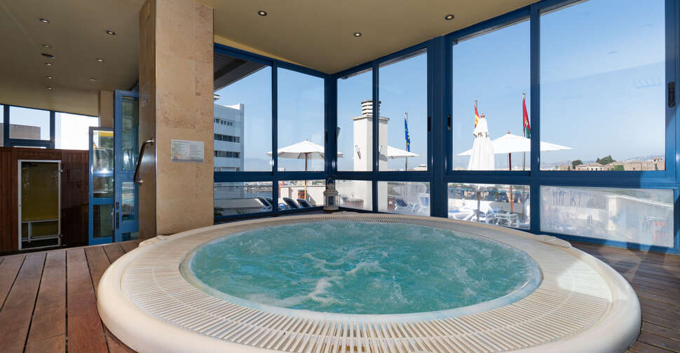 Ein Foto Hotel MS Maestranza