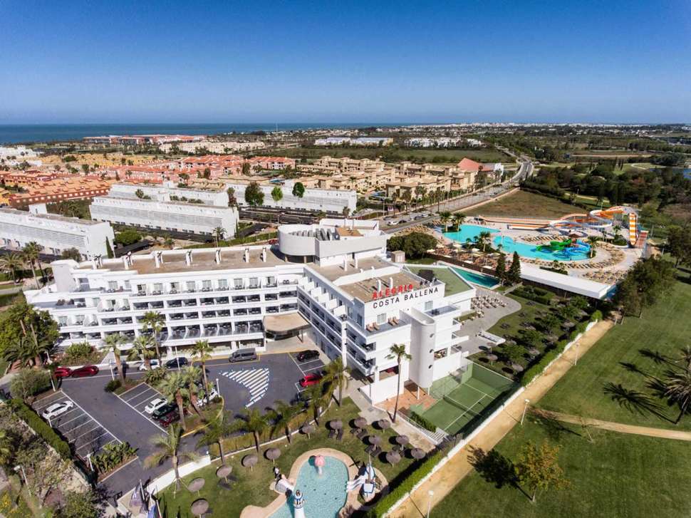 Een foto van de buitenkant van Alegria Costa Ballena