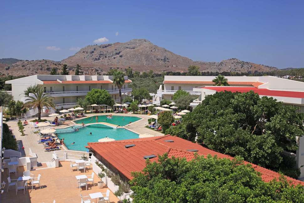 Ein Foto vom Pool im Niriides Hotel