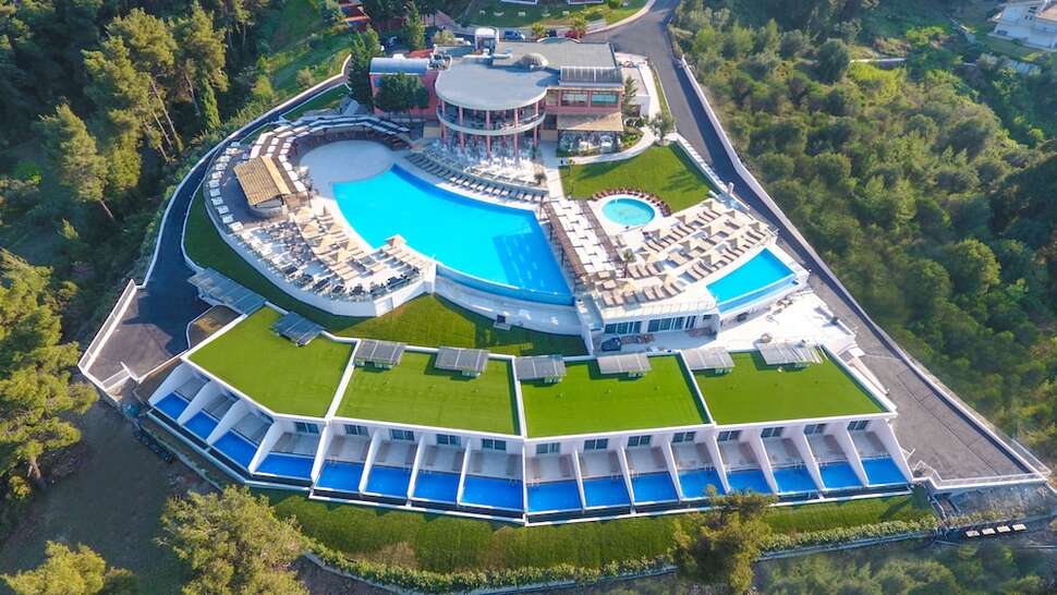Een foto van het zwembad bij Alia Palace Luxury Hotel