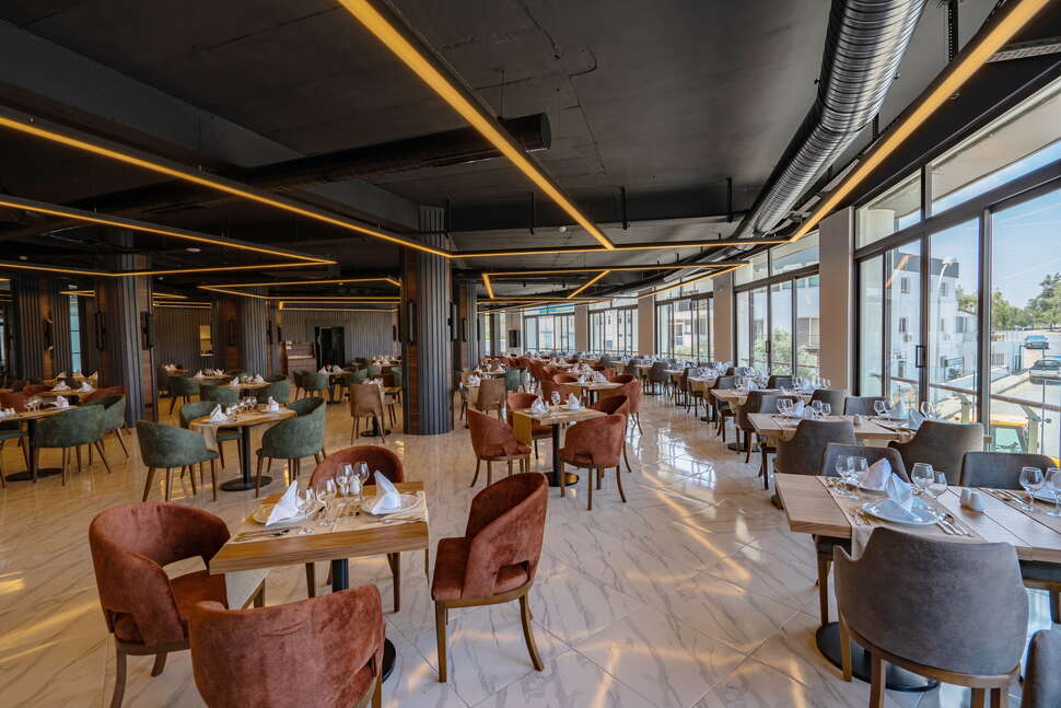 Een foto van Novel Centre Point Hotel