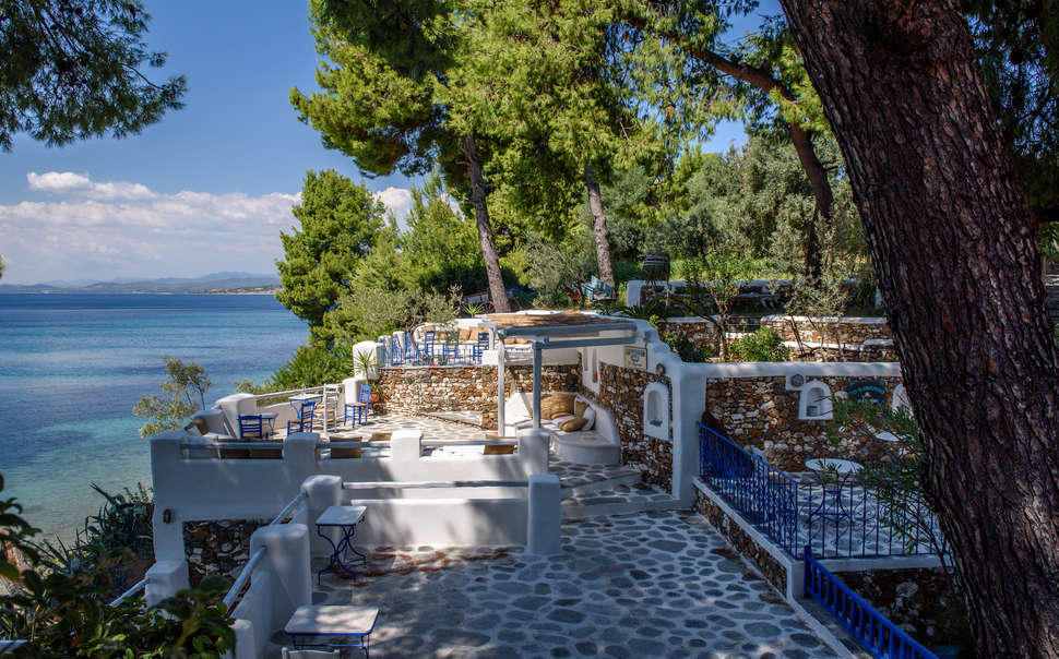 Ein Foto von der Terrasse im Virginia Hotel