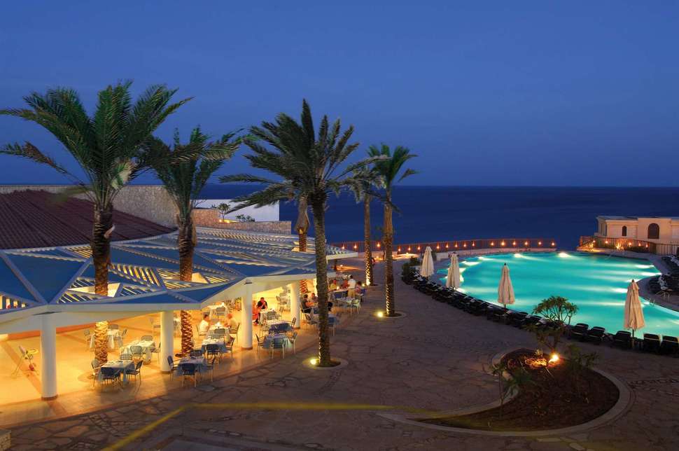 Een foto van de buitenkant van Reef Oasis Blue Bay Resort & Spa
