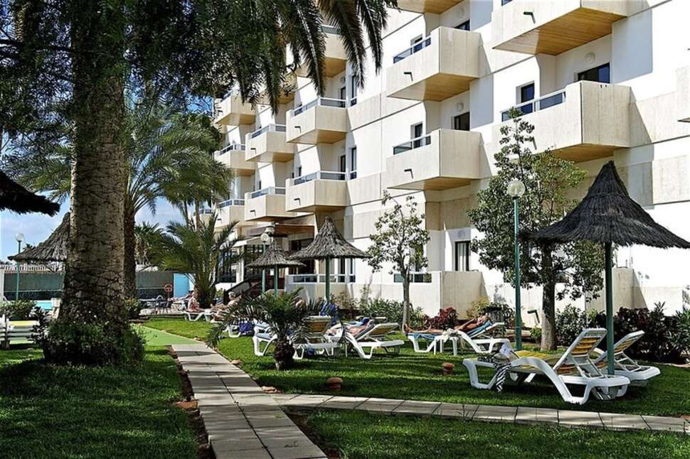 Een foto van het terras bij Hotel Principado