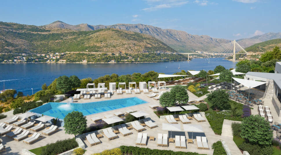 Een foto van het zwembad bij Valamar Argosy Hotel