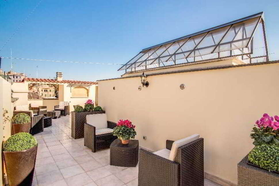 Een foto van het terras bij Hotel Anfiteatro Flavio