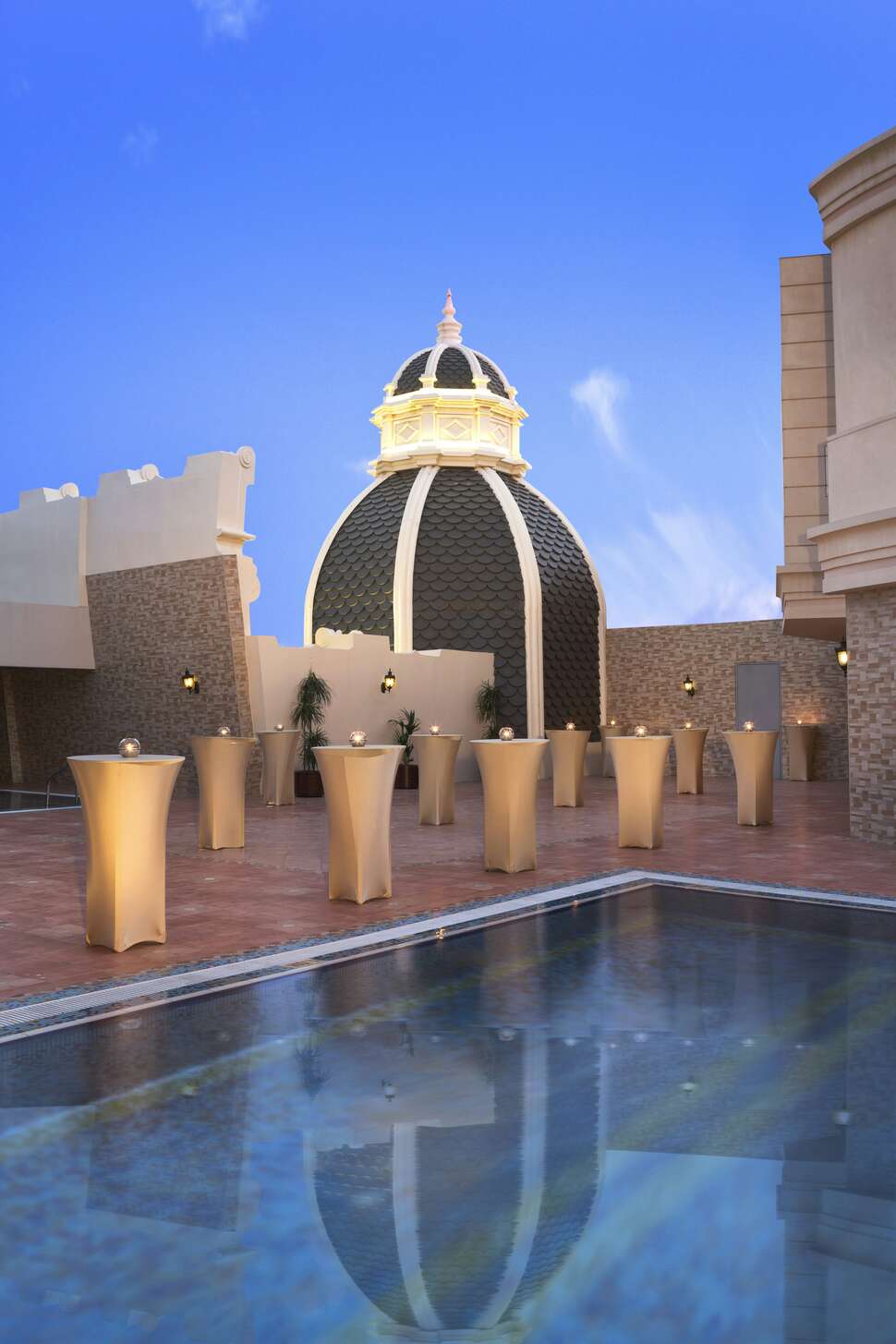 Ein Foto Royal Rose Abu Dhabi Curio Collection by Hilton