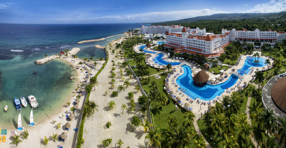 Een foto van de buitenkant van Luxury Bahia Principe Runaway Bay