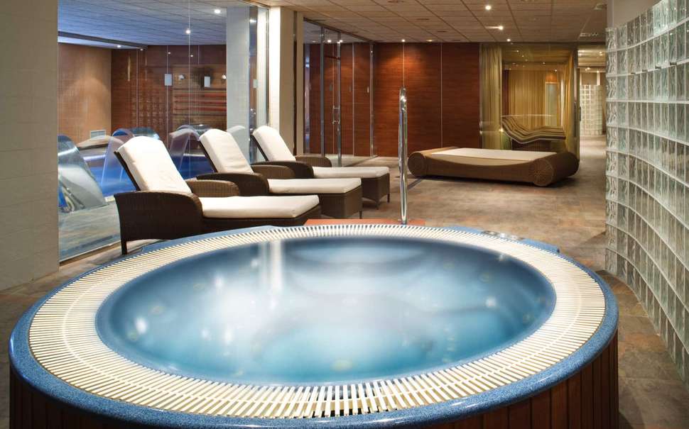 Een foto van het zwembad bij Barcelo Costa Ballena Golf & Spa