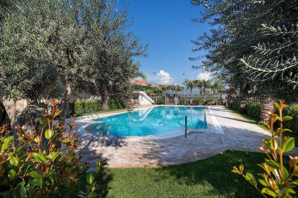 Een foto van het zwembad bij Villa Galati Resort