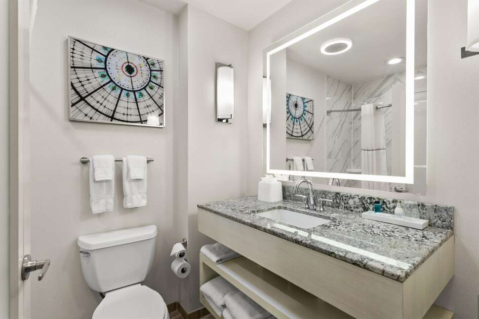 Een foto van The New Yorker Hotel by Lotte Hotels