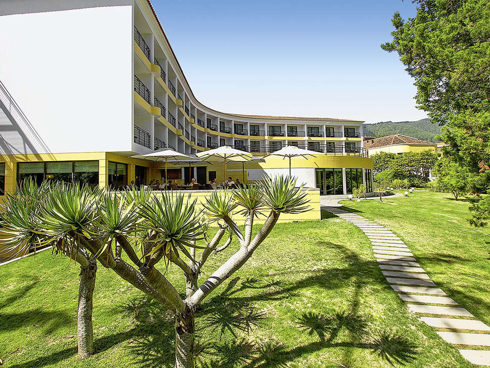 Een foto van de buitenkant van Terra Nostra Garden Hotel