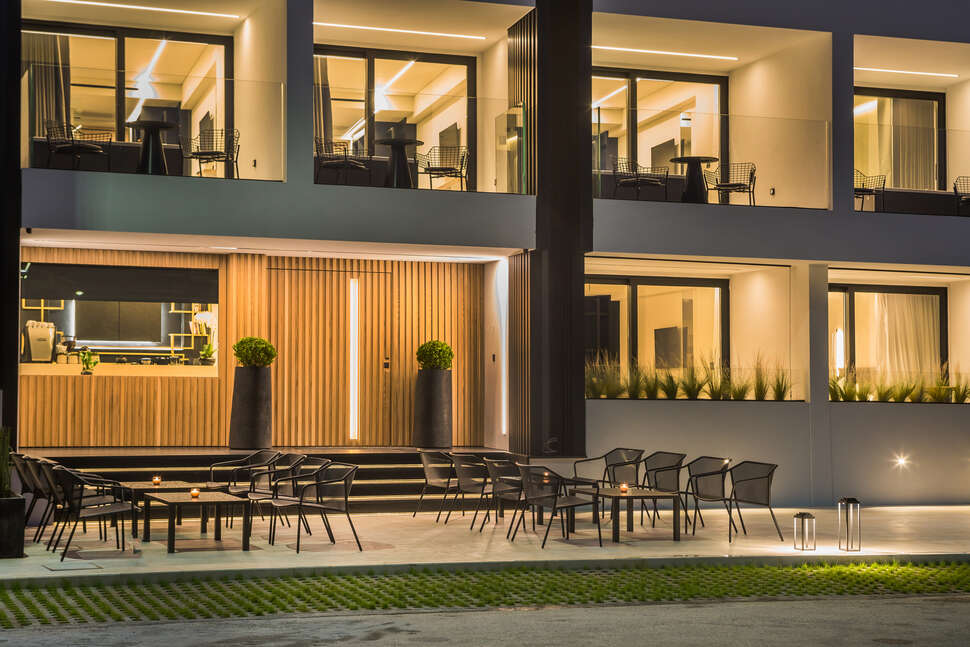 Een foto van het terras bij Canale Hotel & Suites