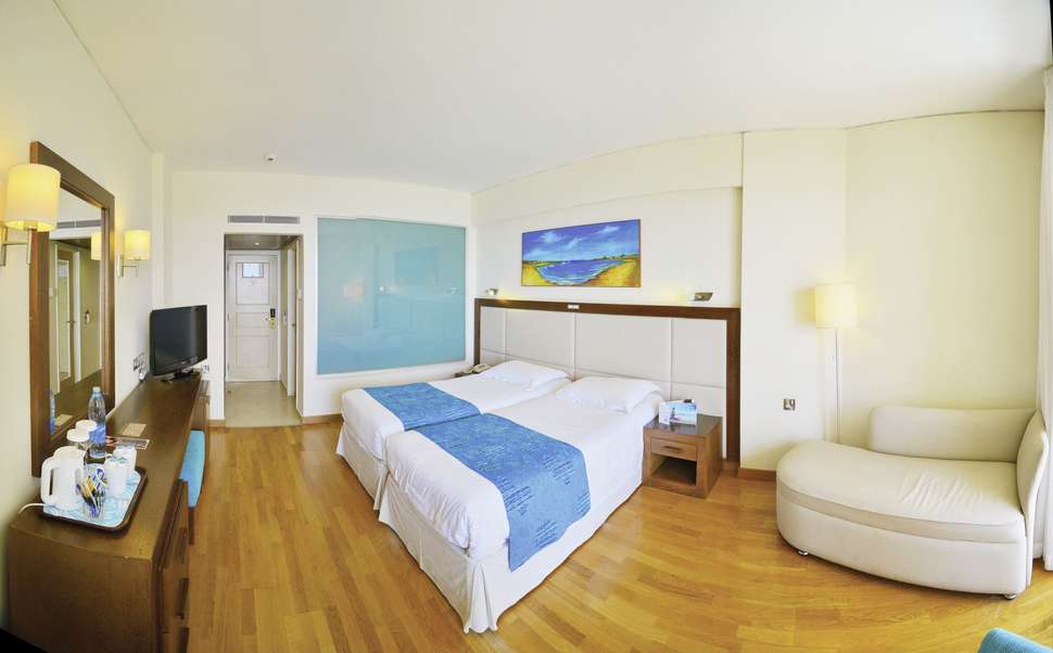 Ein Foto The Golden Bay Beach Hotel