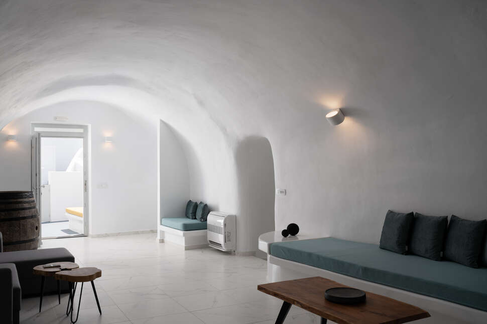Een foto van White Concept Caves