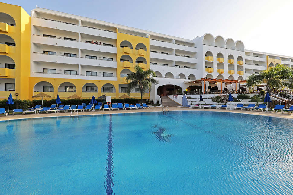 Een foto van het zwembad bij Paladim & Alagoa Mar Hotels