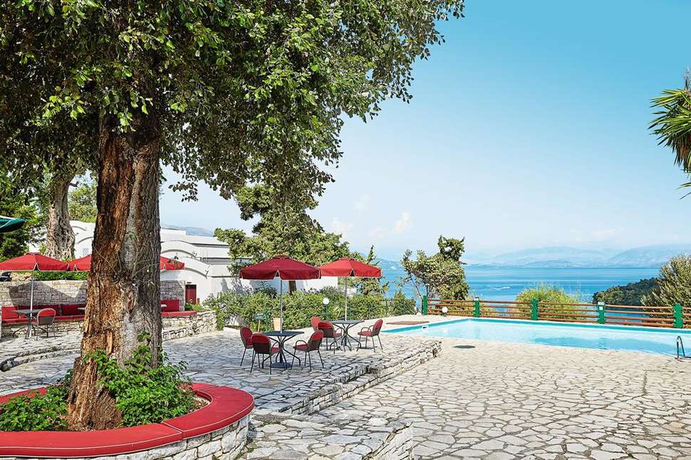 Een foto van het zwembad bij Grecotel Lux Me Daphnila Bay