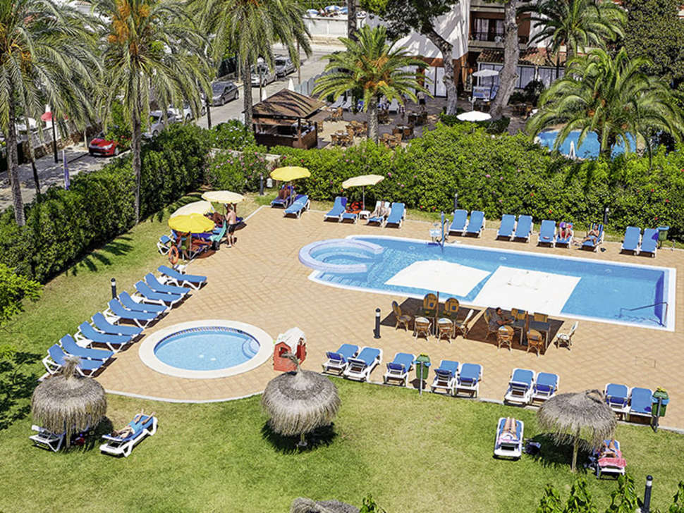 Ein Foto vom Pool im Hotel & Aparthotel Luxor