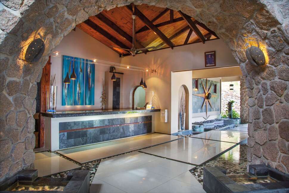 Een foto van het interieur van Coco de Mer & Black Parrot Suites