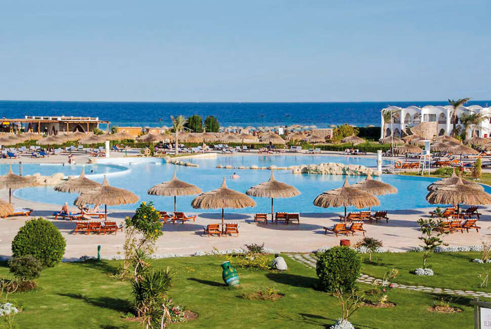Een foto van het zwembad bij Gorgonia Beach Resort