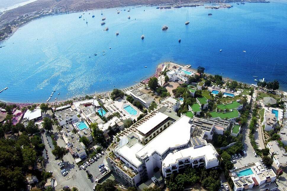 Een foto van het zwembad bij Royal Asarlik Beach Hotel & Spa