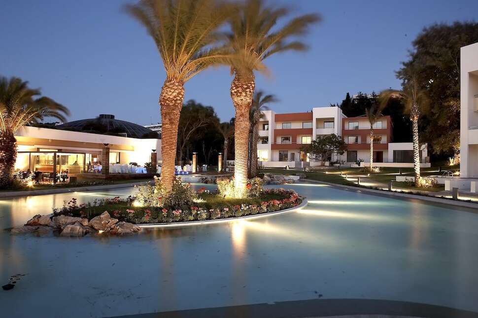 Een foto van het zwembad bij Rodos Palace Resort