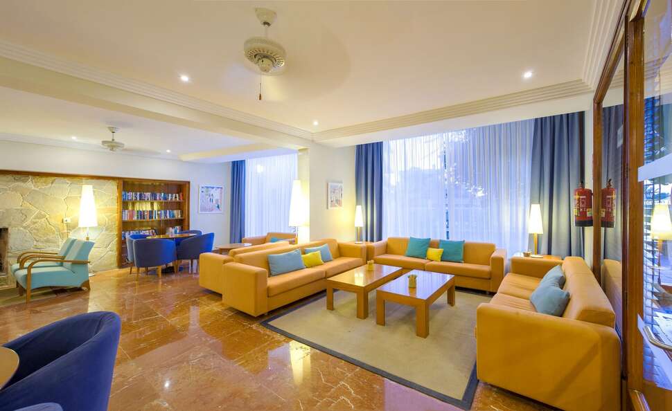Een foto van het interieur van Hotel Osiris Ibiza