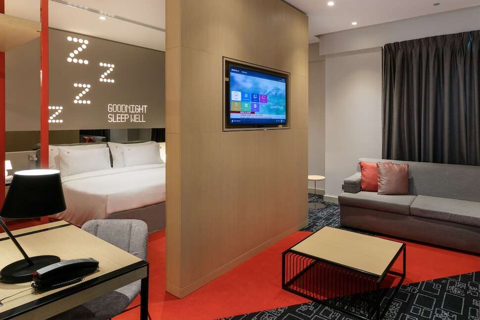Een foto van Studio M Arabian Plaza