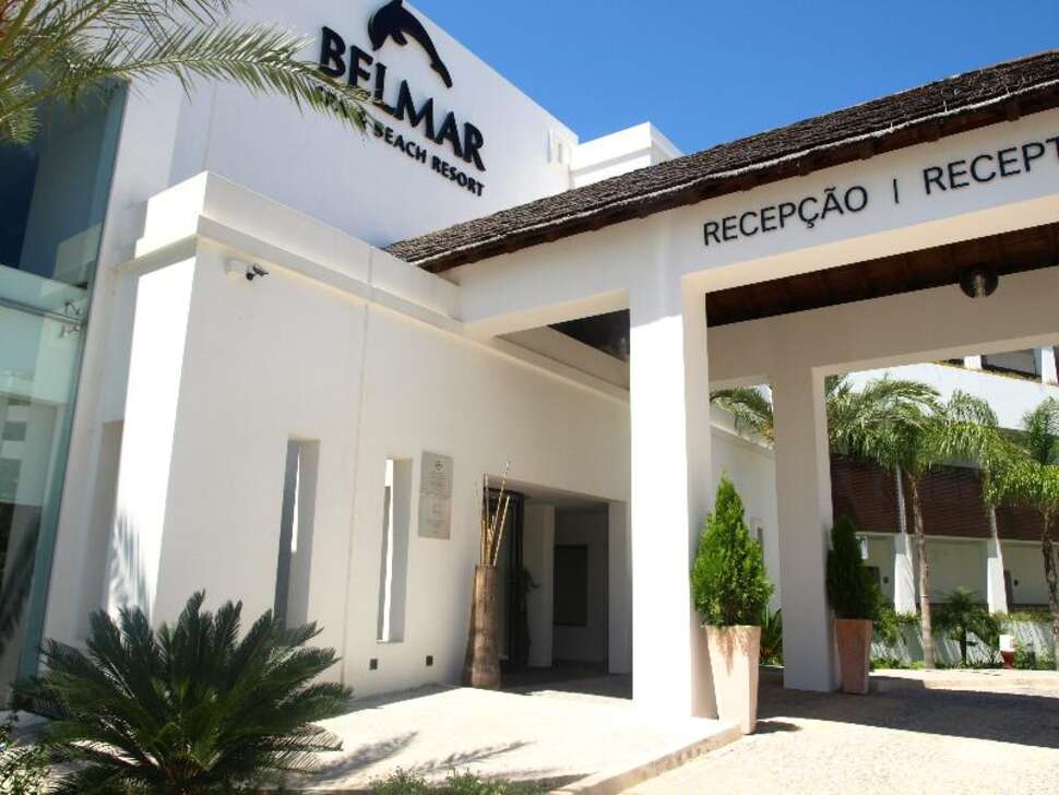 Een foto van de buitenkant van Belmar Spa & Beach Resort