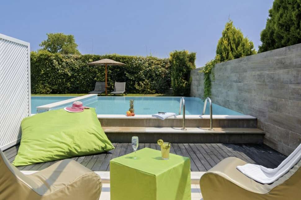 Een foto van het zwembad bij Dion Palace Beauty & Spa Resort