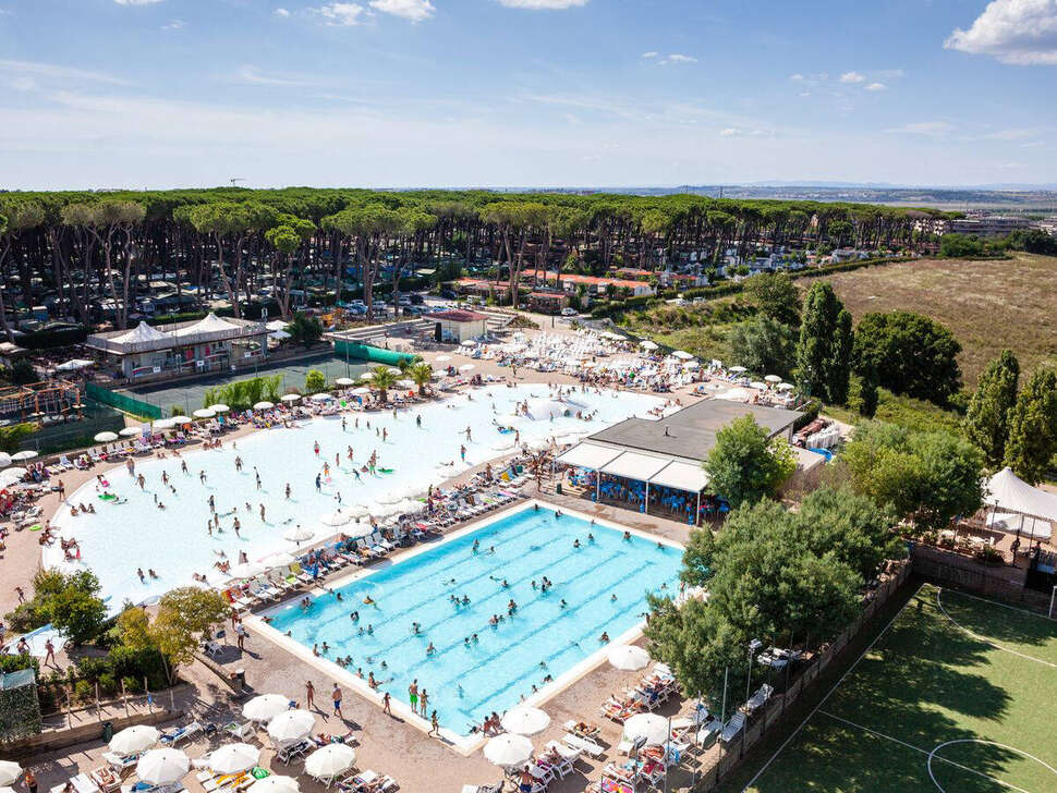 Een foto van het zwembad bij Camping Village Fabulous