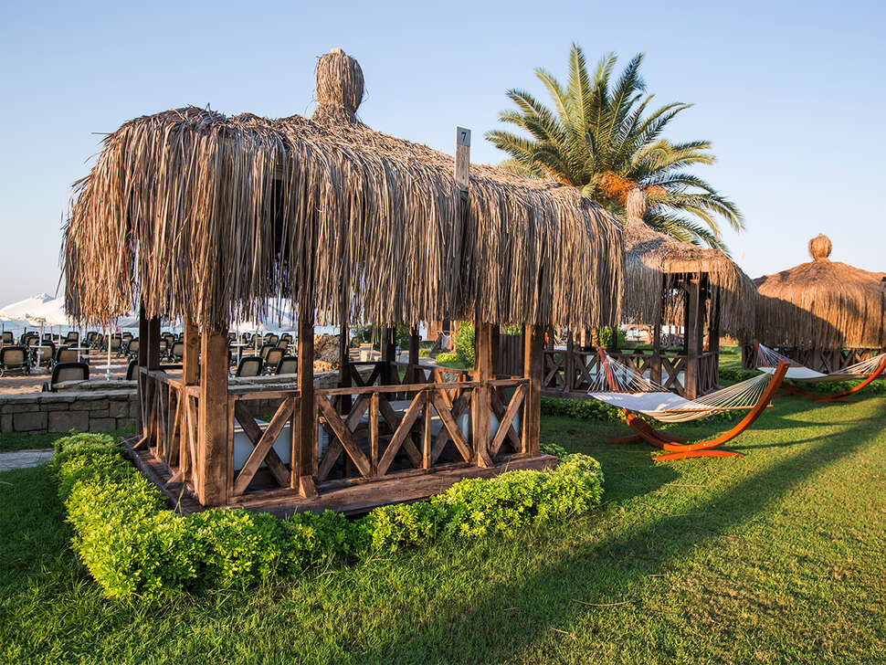 Ein Foto von der Terrasse im Crystal Tat Beach Pearl Collection