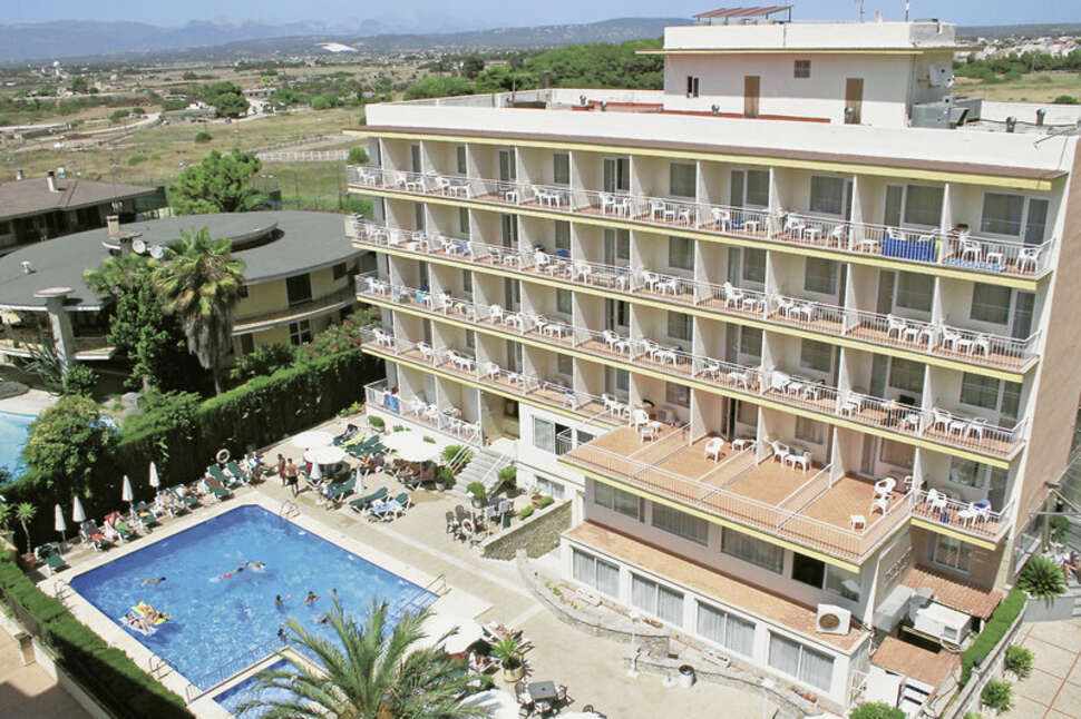 Een foto van het zwembad bij Don Miguel Playa Hotel