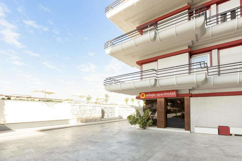 Een foto van de buitenkant van Aparthotel Adagio Rome Vatican