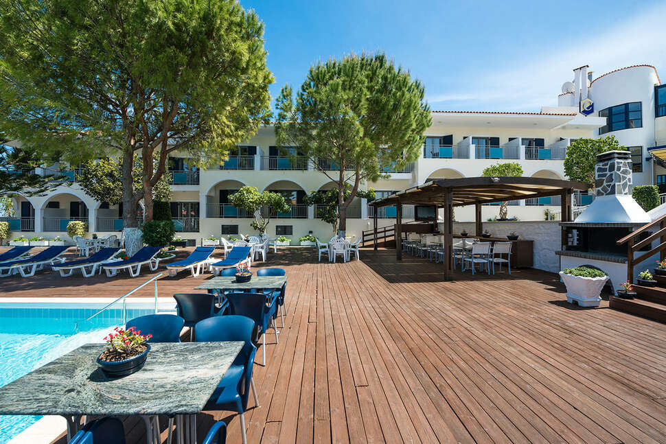 Een foto van het terras bij Contessa Hotel