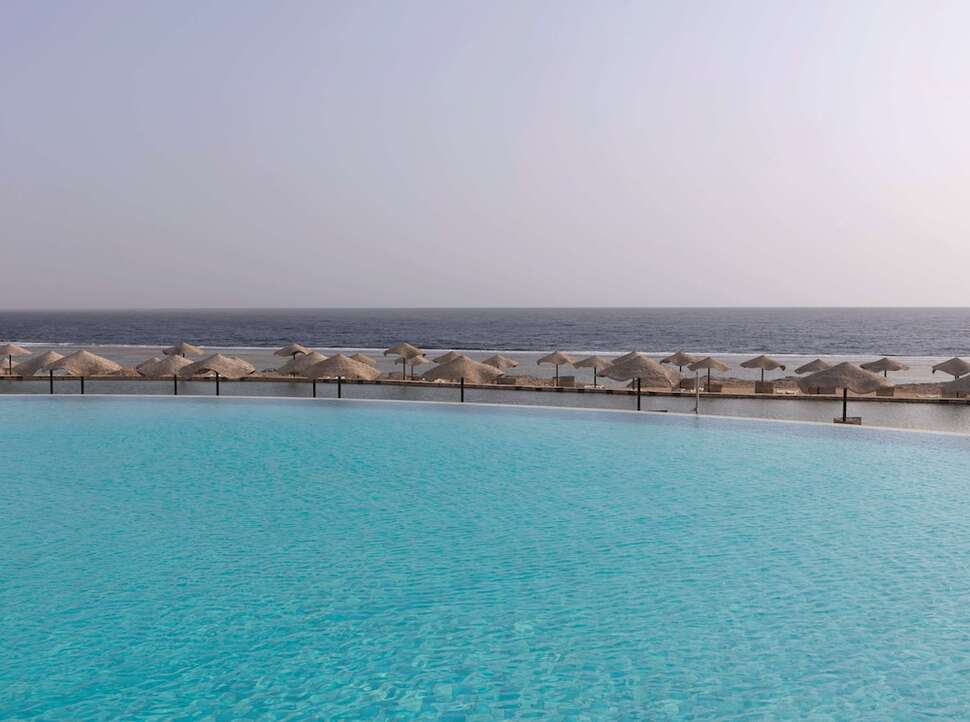 Een foto van het zwembad bij Swissotel Resort El Quseir