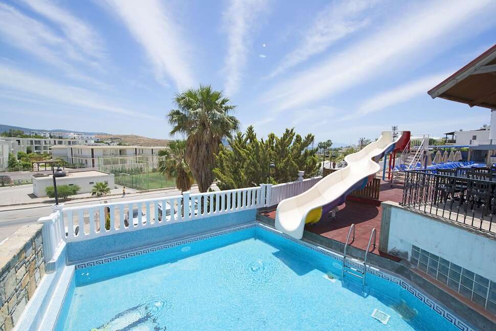 Een foto van het zwembad bij Smart Holiday Hotel