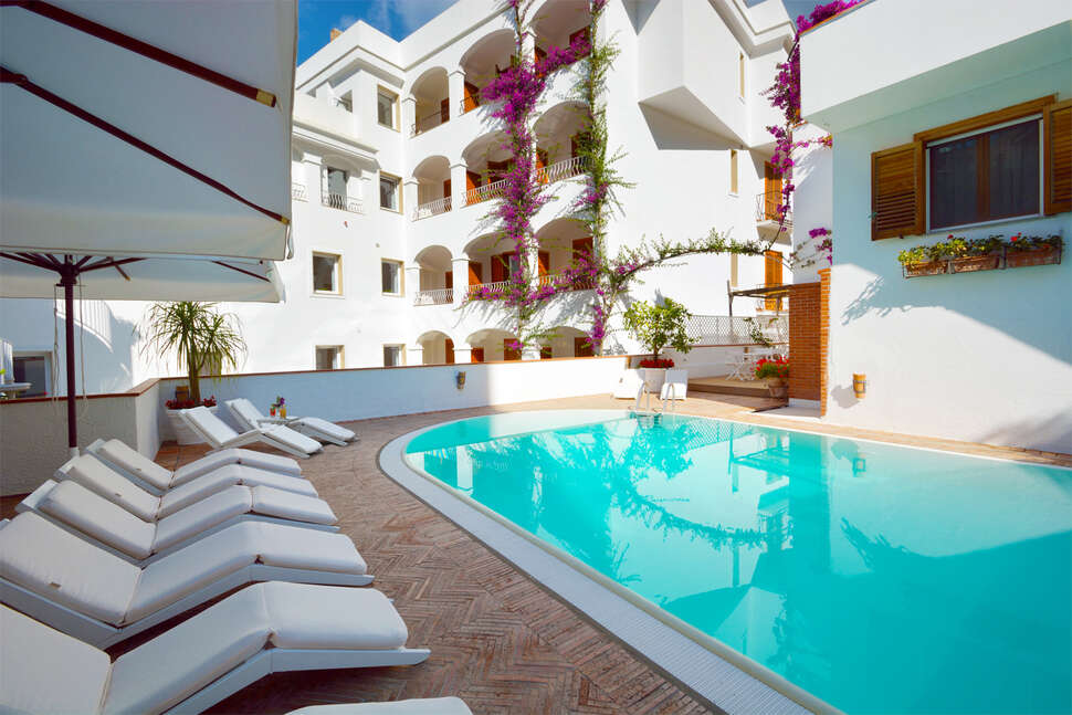 Een foto van het zwembad bij Hotel Villa Romana