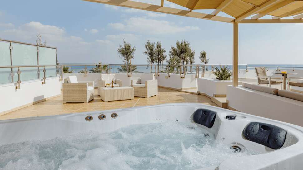 Ein Foto The Golden Bay Beach Hotel