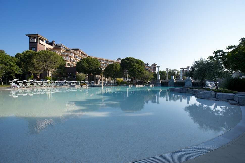 Een foto van het zwembad bij Xanadu Resort Hotel