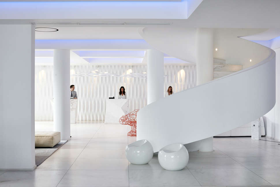 Een foto van het interieur van Myconian Ambassador - Relais & Chateaux