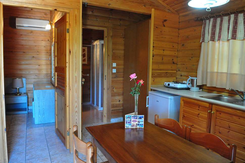 Een foto van Sandy's Studios & Log Villas