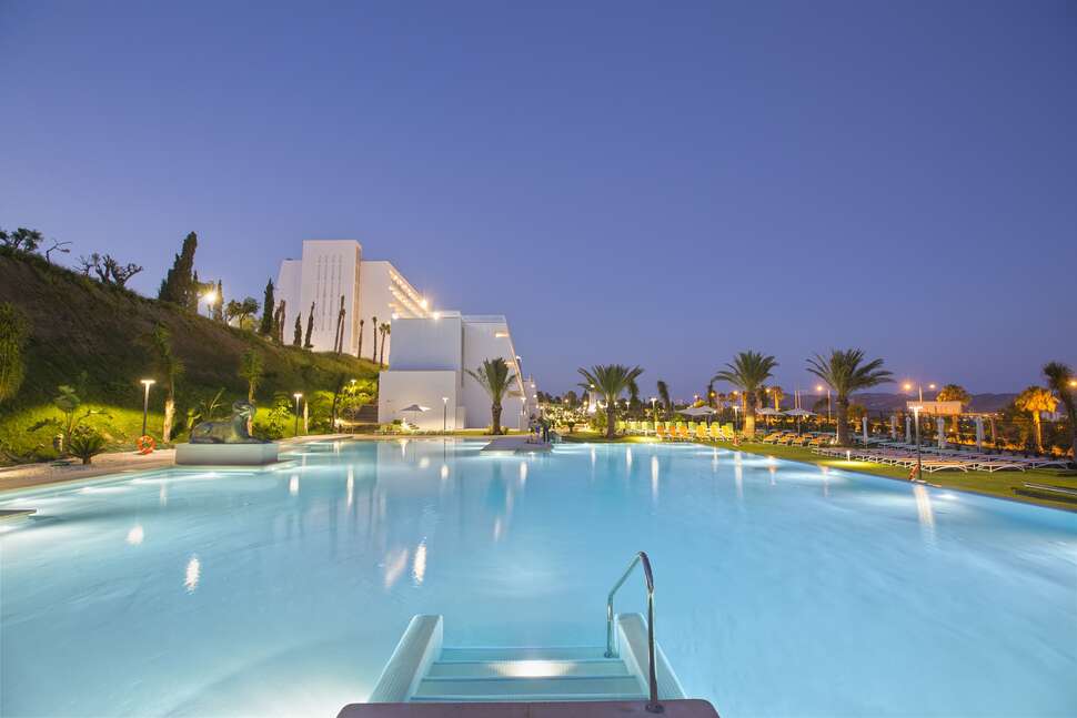 Een foto van het zwembad bij Four Points by Sheraton Costa Blanca Resort