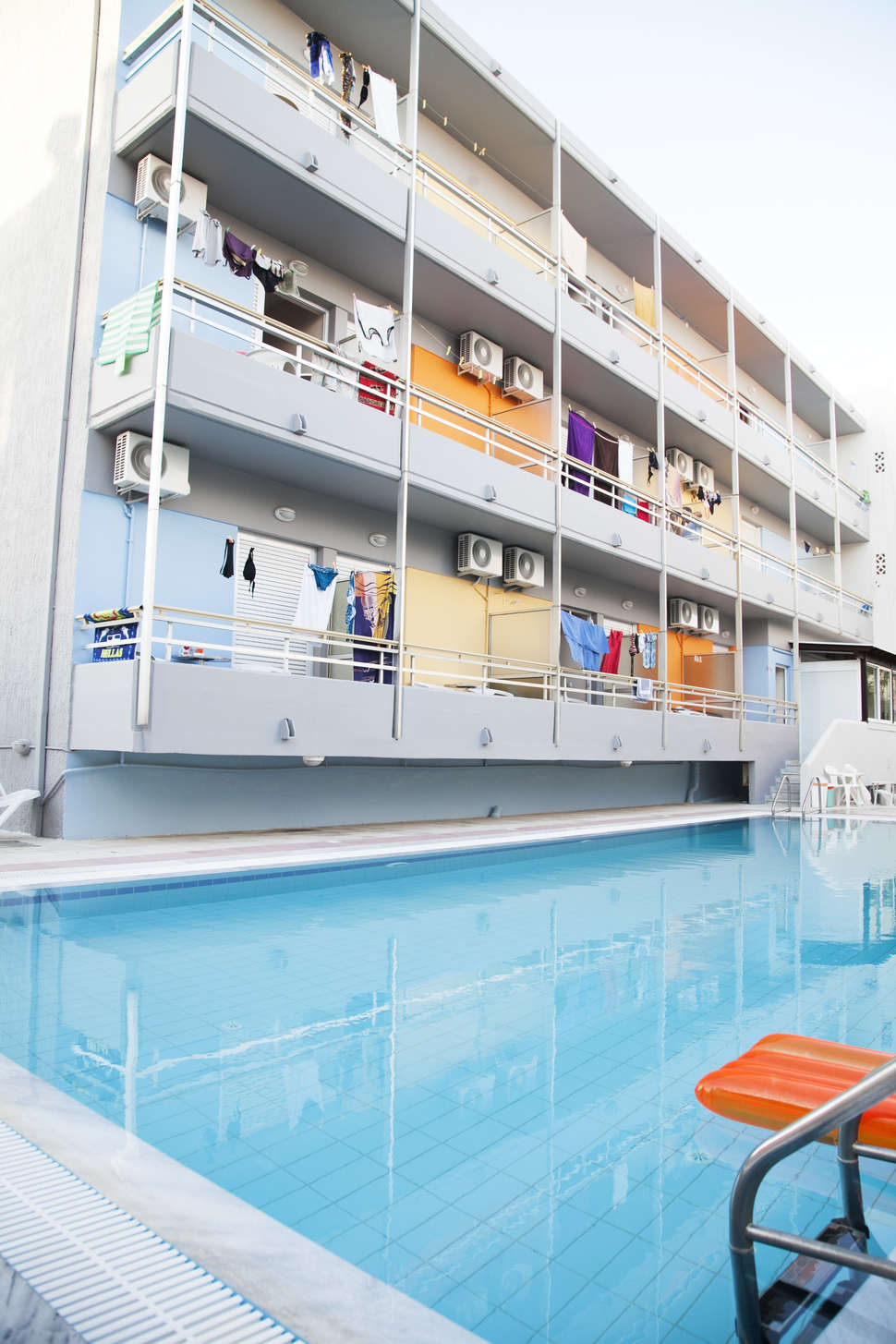 Een foto van het zwembad bij Theonia Hotel