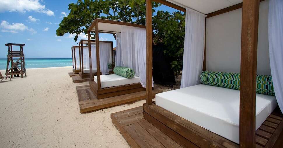 Een foto van het terras bij Sandy Haven Resort