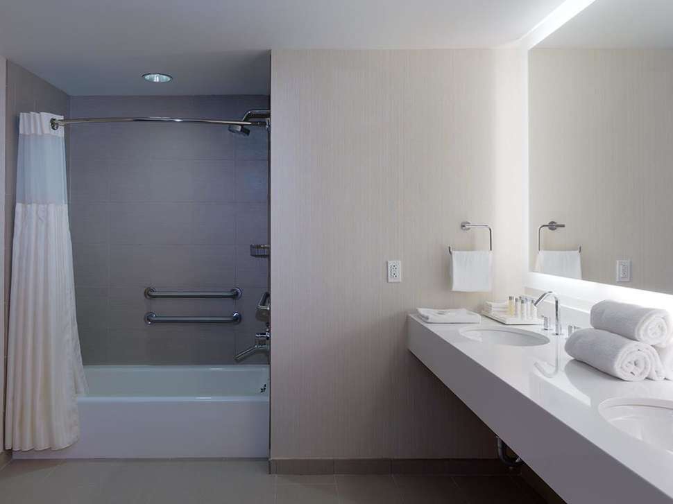 Een foto van The Manhattan at Times Square Hotel