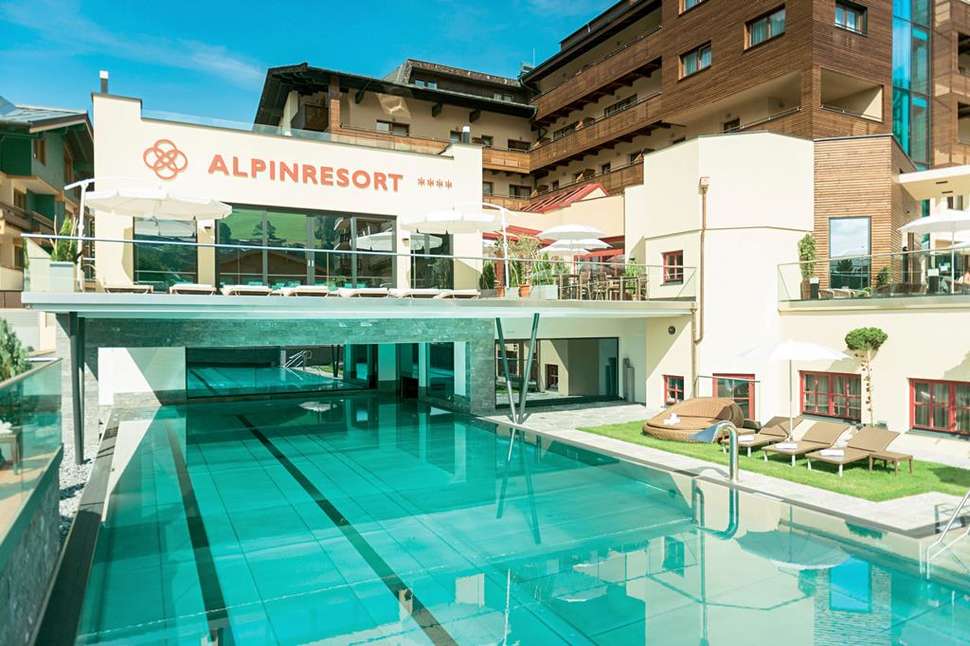 Een foto van het zwembad bij Alpinresort Sport & Spa